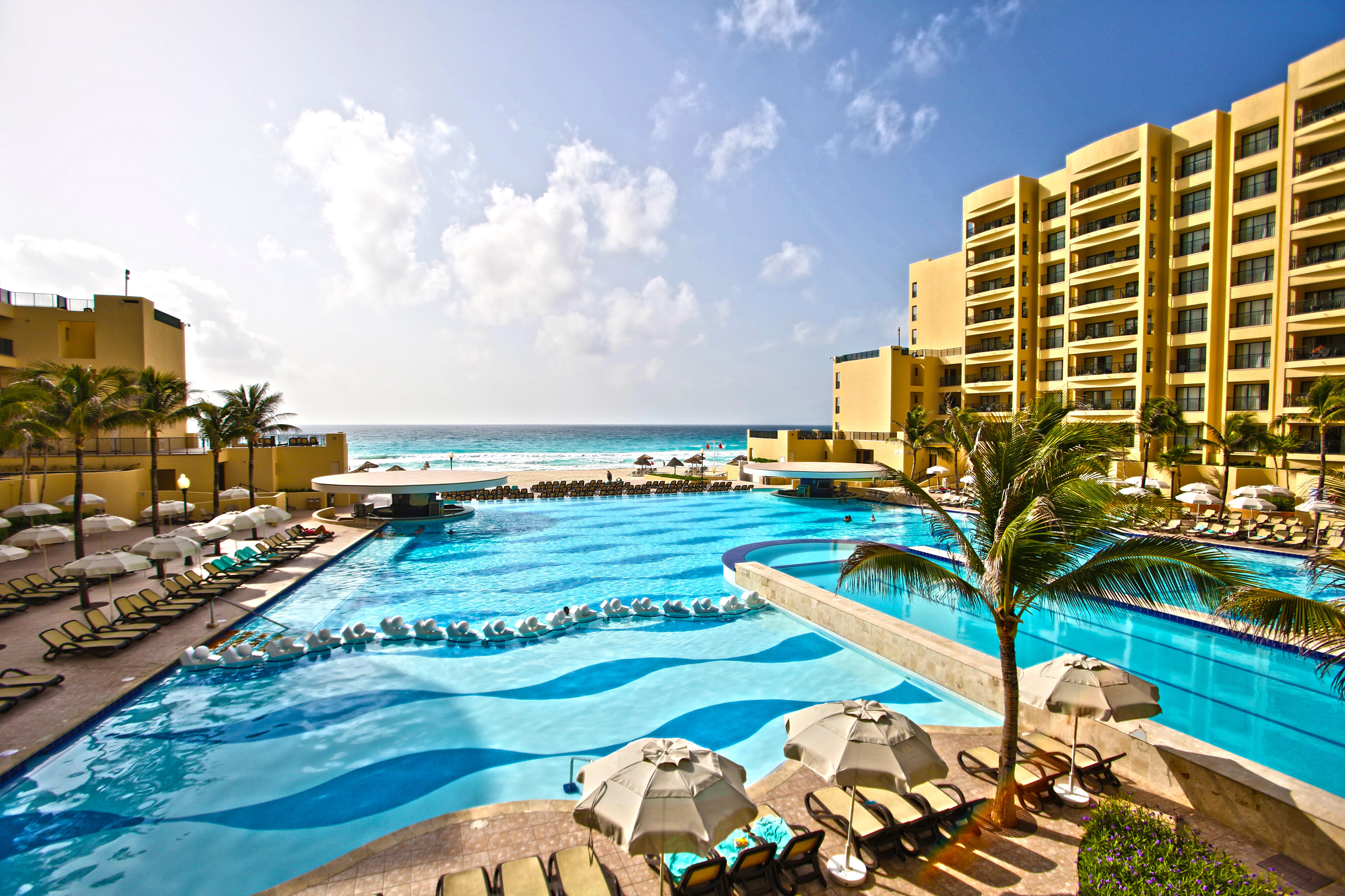 The Royal Sands Resort & Spa Cancun Exterior photo